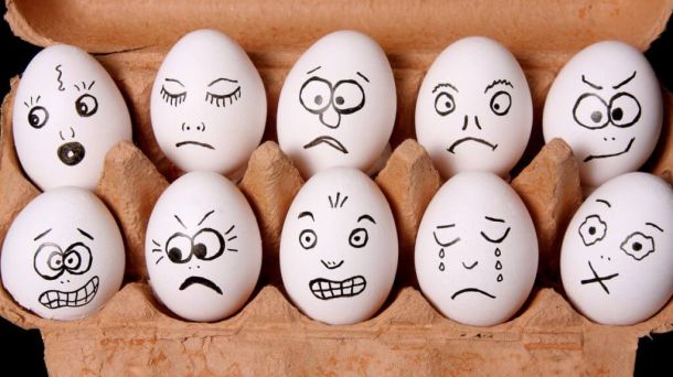 Unterschiedliche Eiergesichter. Eine neue Arbeitswelt kennenlernen