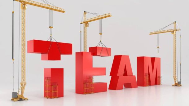 Das Wort Team wird von Kraehnen zusammengesetzt